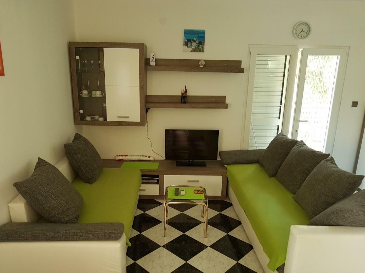Apartment Mimosa Vir Exterior photo